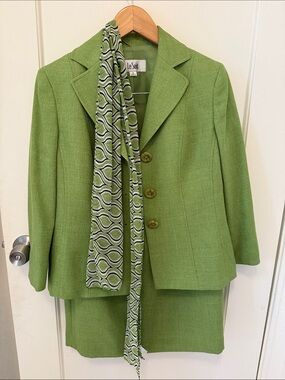 Vintage Le Suit Bright Green Two-Piece Skirt Suit with Patterned Scarf